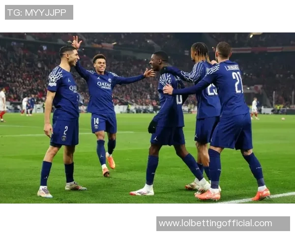 世界杯激战巴黎圣日耳曼与曼城平局乌龙球引发转会热议与关注